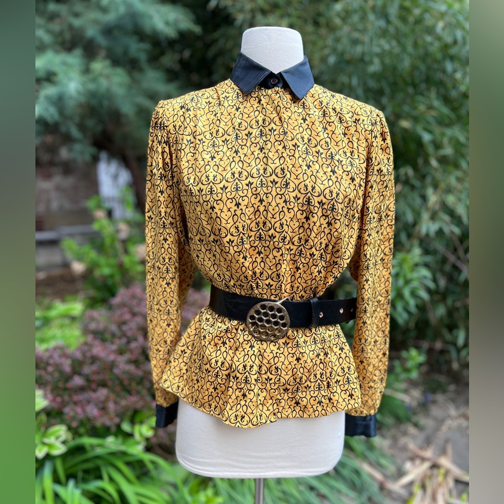 Silky shiny polyester fabric with amazing pattern, Tagged Plymouth! Size 7.